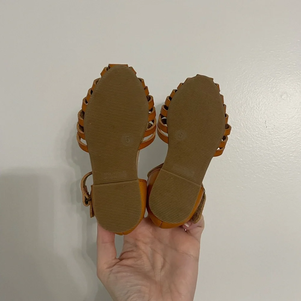 Old Navy Toddler Sandals - Picture 5 of 7